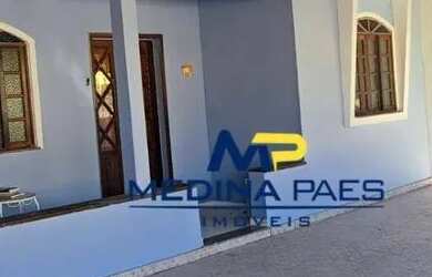 Imagem: A casa possui 3 Dormitórios, 2 Banheiros, 3 Vagas na garagem