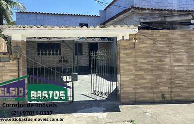 Imagem: A casa possui 2 Dormitórios, 1 Banheiro, 1 Vaga na garagem