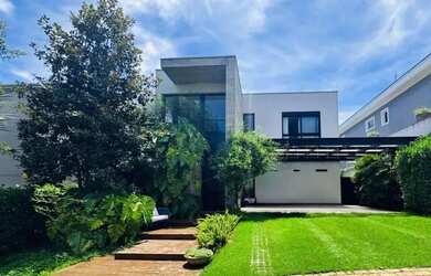 Imagem: A casa em condomínio possui 3 Dormitórios, 5 Banheiros, 5