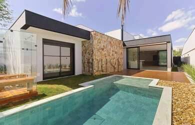 Imagem: A casa em condomínio possui 3 Dormitórios, 3 Banheiros, 4