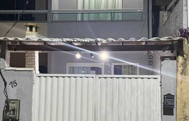 Imagem: A casa possui 2 Dormitórios, 2 Banheiros, 1 Vaga na garagem