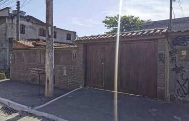 Imagem: A casa possui 2 Dormitórios, 2 Banheiros, 1 Vaga na garagem