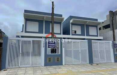 Imagem: A casa possui 3 Dormitórios, 4 Banheiros, 1 Vaga na garagem