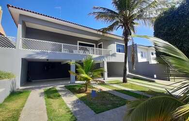 Imagem: A casa em condomínio possui 4 Dormitórios, 5 Banheiros, 5