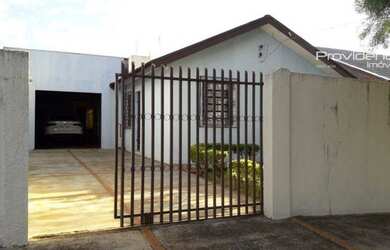 Imagem: A casa possui 2 Dormitórios, 2 Banheiros, 1 Vaga na garagem