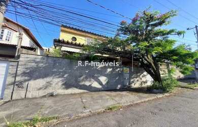 Imagem: A casa em condomínio possui 5 Dormitórios, 3 Banheiros, 3