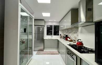 Imagem 11: Apartamento à VENDA, 3 suítes, 4 garagens, à 200 metros da Beira Mar Norte em Florianópol