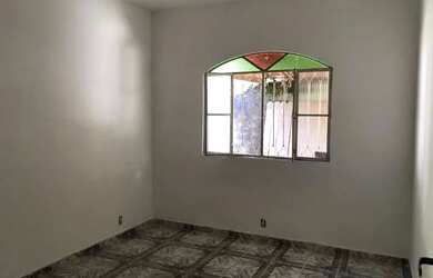 Imagem: A casa possui 2 Dormitórios, 1 Banheiro, 5 Vagas na garagem