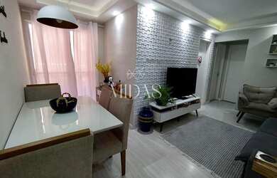 Imagem: O apartamento possui 2 Dormitórios, 1 Banheiro, 1 Vaga na garagem