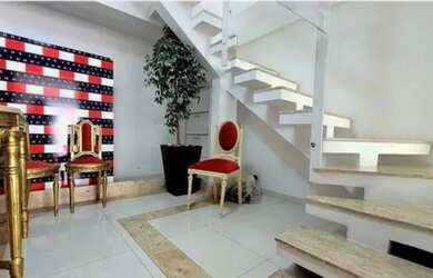 Imagem: A casa possui 3 Dormitórios, 2 Banheiros, 115m² de Área e