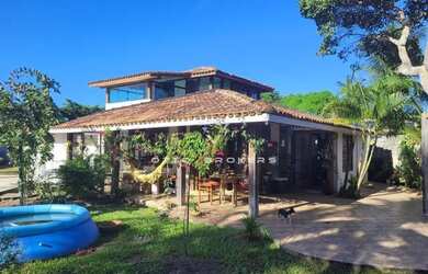 Imagem: A casa para alugar possui 4 Dormitórios, 4 Banheiros, 3 Vagas