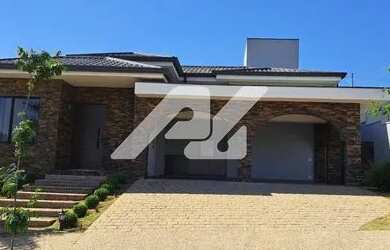 Imagem: A casa em condomínio possui 4 Dormitórios, 5 Banheiros, 4