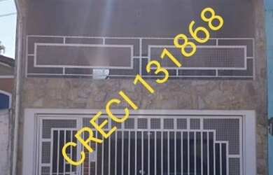 Imagem: A casa possui 3 Dormitórios, 3 Banheiros, 2 Vagas na garagem