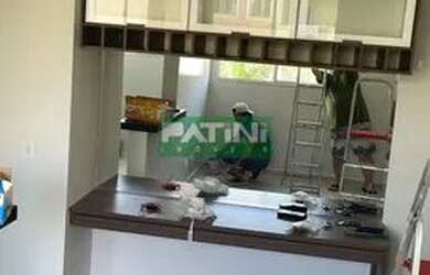 Imagem: O apartamento possui 2 Dormitórios, 1 Banheiro, 1 Vaga na garagem