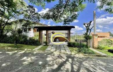 Imagem: A casa em condomínio possui 4 Dormitórios, 5 Banheiros, 5