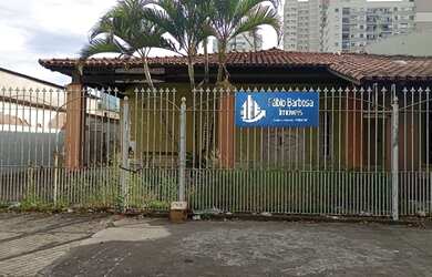 Imagem: A casa possui 4 Dormitórios, 3 Banheiros, 3 Vagas na garagem