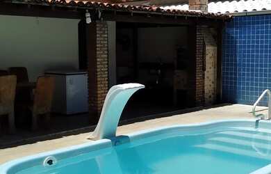 Imagem: A casa em condomínio possui 4 Dormitórios, 3 Banheiros, 4