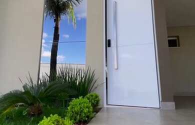 Imagem: A casa em condomínio possui 3 Dormitórios, 5 Banheiros, 4