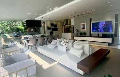 Imagem: O apartamento possui 4 Dormitórios, 5 Banheiros, 3 Vagas na