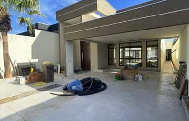 Imagem: A casa em condomínio possui 4 Dormitórios, 5 Banheiros, 4