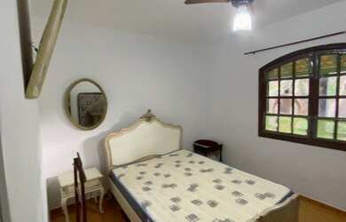 Imagem: A casa possui 2 Dormitórios, 2 Banheiros, 1 Vaga na garagem