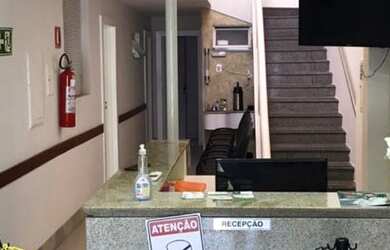 Imagem: O depósito possui 5 Vagas na garagem, 400m² de Área e está