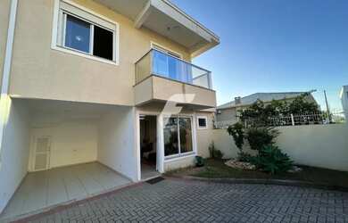 Imagem: A casa à venda possui 3 Dormitórios, 3 Banheiros, 3 Vagas