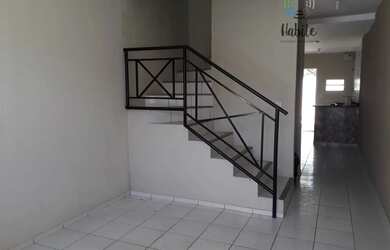 Imagem: A casa possui 2 Dormitórios, 2 Banheiros, 2 Vagas na garagem