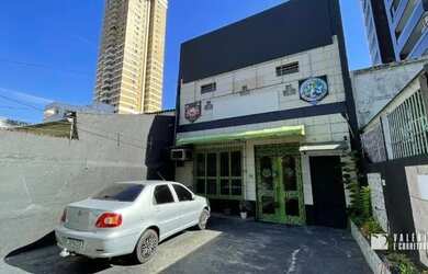 Imagem: O depósito possui 4 Vagas na garagem e 567m² de Área e está