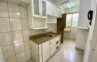 Imagem: O apartamento possui 2 Dormitórios, 1 Banheiro, 1 Vaga na garagem