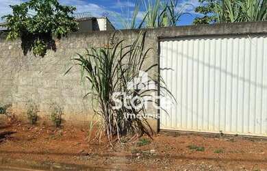 Imagem: O terreno possui 300m² de Área, Imóvel novo e está localizado