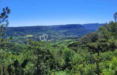 Imagem: O terreno possui 5.000m² de Área e está localizado em Gramado