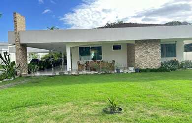 Imagem: A casa em condomínio possui 4 Dormitórios, 5 Banheiros, 4