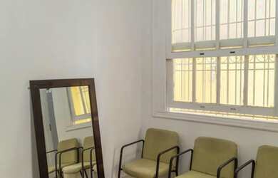 Imagem: A casa possui 5 Dormitórios, 3 Banheiros, 2 Vagas na garagem