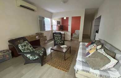 Imagem: A casa possui 4 Dormitórios, 5 Banheiros, 2 Vagas na garagem