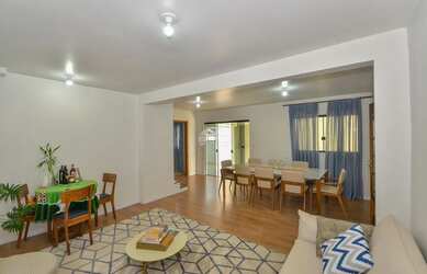 Imagem: A casa possui 3 Dormitórios, 1 Banheiro, 4 Vagas na garagem