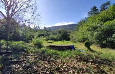 Imagem: O terreno possui 396m² de Área e está localizado em Centro