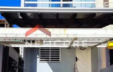 Imagem: A casa possui 2 Dormitórios, 2 Banheiros, 1 Vaga na garagem