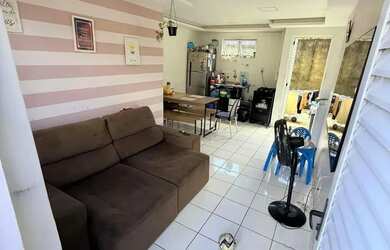 Imagem: O apartamento possui 3 Dormitórios, 1 Banheiro, 1 Vaga na garagem