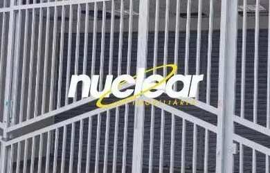 Imagem: O depósito possui 2 Vagas na garagem e 200m² de Área e está