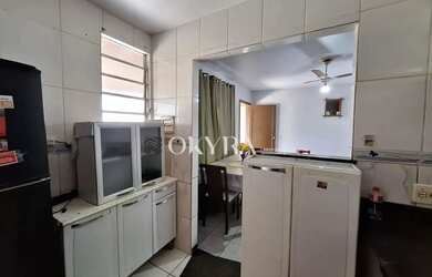 Imagem: A casa possui 3 Dormitórios, 2 Banheiros, 3 Vagas na garagem