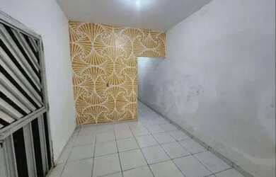 Imagem 3: VENDO CASA NA AREINHA. Varanda, 2 Vagas na garageme3 Dormitórios