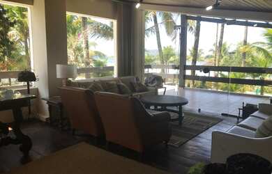 Imagem 15: Casa ampla com vista para o mar e com área de apoio exclusiva pé na...