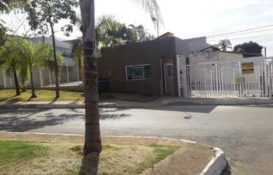 Imagem: A casa em condomínio possui 3 Dormitórios, 2 Banheiros, 5