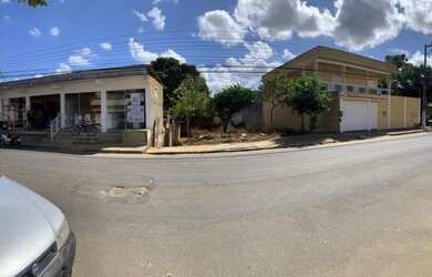 Imagem: O terreno possui 360m² de Área e está localizado em Itaperuna