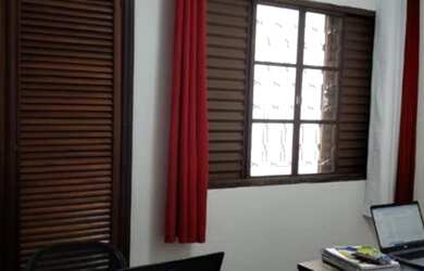 Imagem: A casa possui 3 Dormitórios, 3 Banheiros, 2 Vagas na garagem