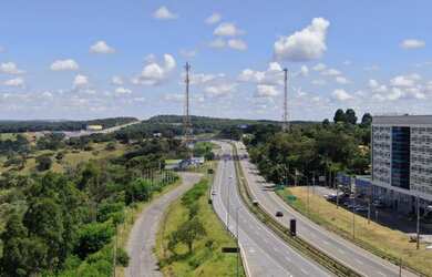 Imagem: O terreno possui 1.000m² de Área e está localizado em Aeroporto