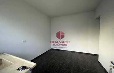 Imagem: A kitnet possui 1 Dormitório, 1 Banheiro, 1 Vaga na garagem