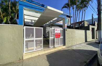 Imagem: A casa possui 1 Dormitório, 5 Banheiros, 5 Vagas na garagem