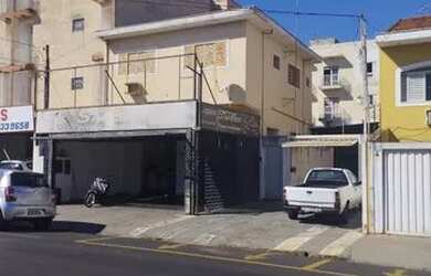 Imagem: O depósito possui 2 Vagas na garagem e 360m² de Área e está